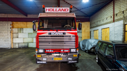 20251019-Tom-Holding-00589